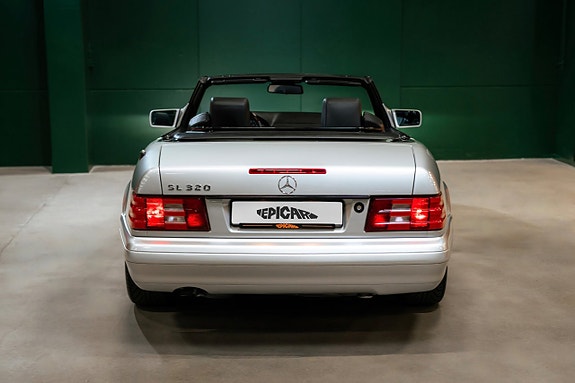 Mercedes-Benz SL320 10 of 26
