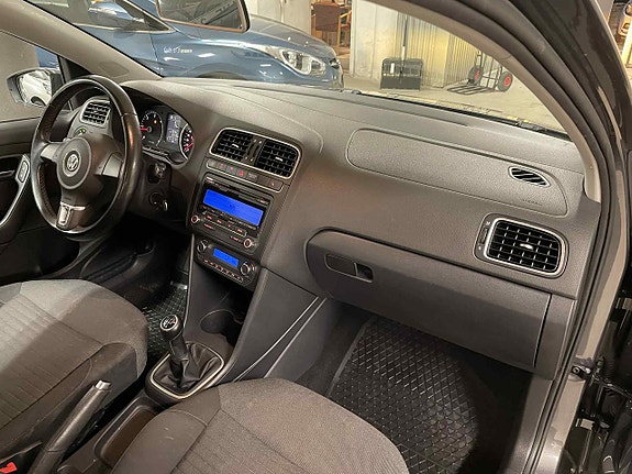 Volkswagen Polo 10 of 21