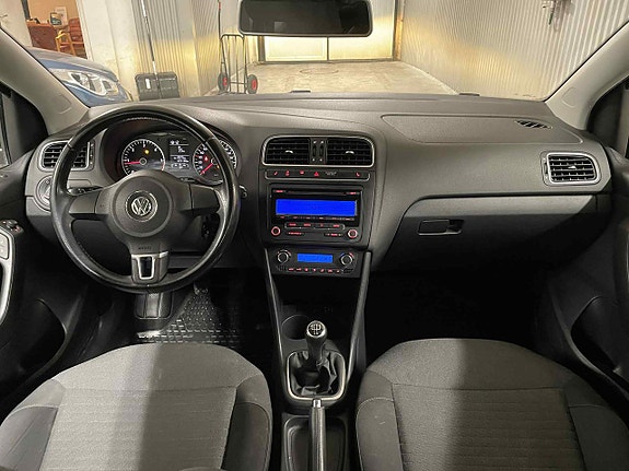 Volkswagen Polo 13 of 21