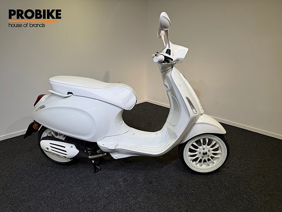 Vespa Sprint 50 Sparkle White