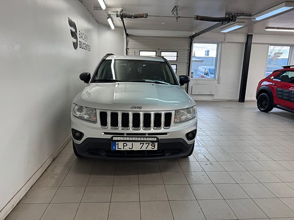 Jeep Compass 8 of 13