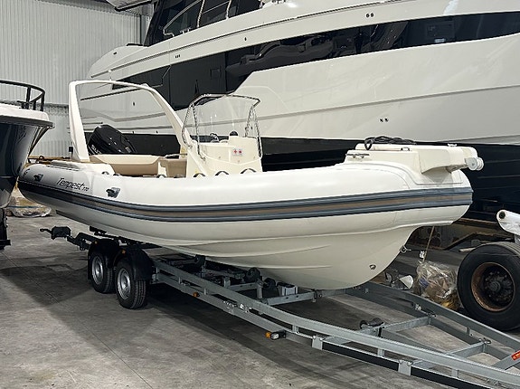 Capelli 770 Rib 2015 Suzuki DF 300hk VINTERPRIS Toppskick