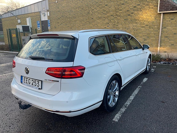 Volkswagen Passat 12 of 26