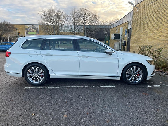 Volkswagen Passat 7 of 26