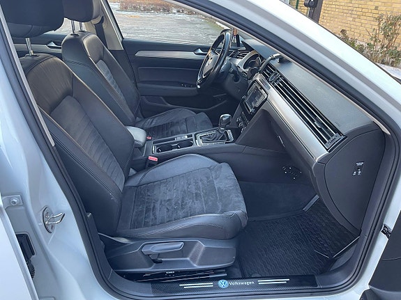 Volkswagen Passat 18 of 26