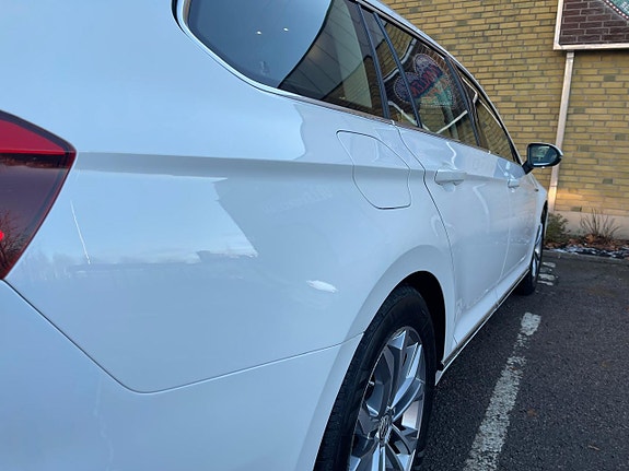 Volkswagen Passat 10 of 26