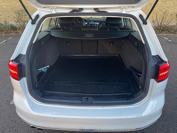 Volkswagen Passat 25 of 26