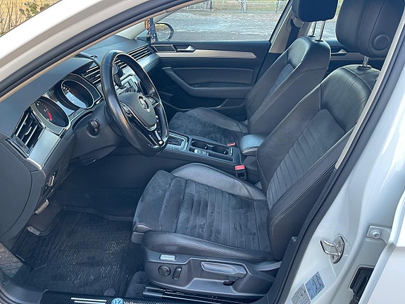 Volkswagen Passat 16 of 26
