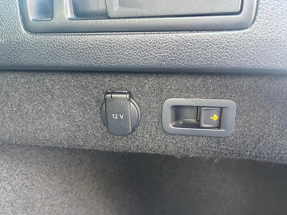 Volkswagen Passat 26 of 26
