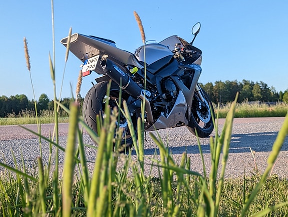 Yamaha YZF-R1 3 of 5