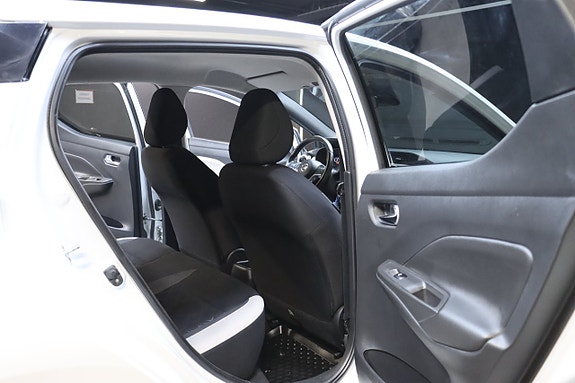 Nissan Micra 13 of 21