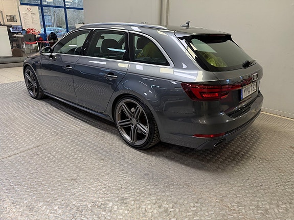 Audi A4 4 of 5