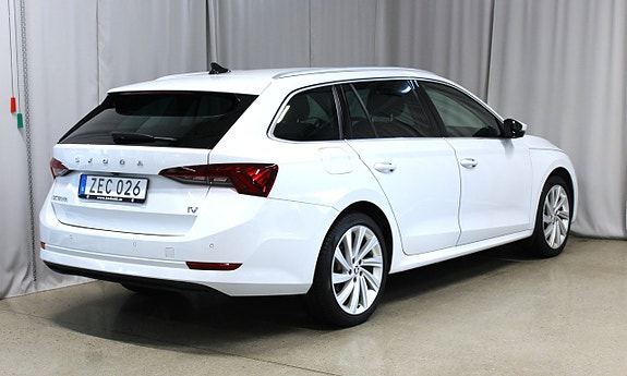Skoda Octavia 2 of 5