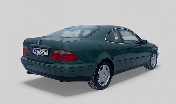 Mercedes-Benz CLK320 6 of 12