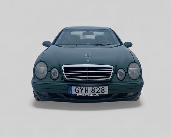 Mercedes-Benz CLK320 7 of 12
