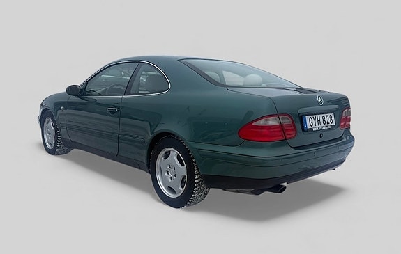 Mercedes-Benz CLK320 5 of 5