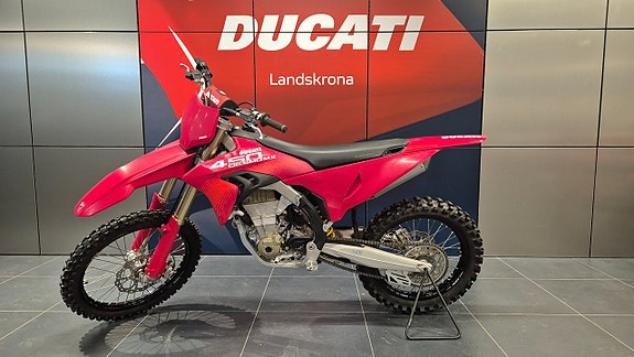 Ducati Desmo 450 MX 8 of 13