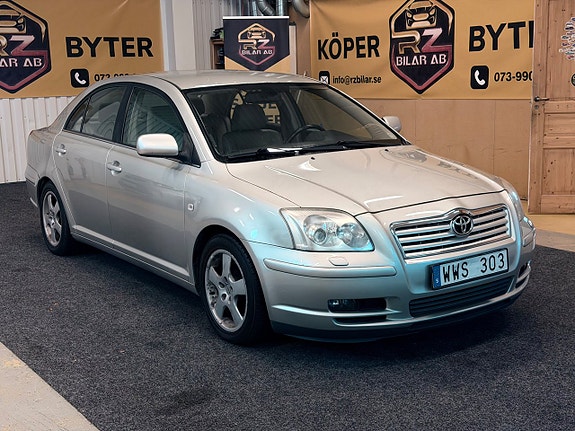 Toyota Avensis 2 of 5