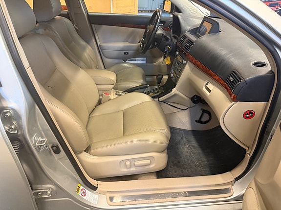 Toyota Avensis 17 of 21