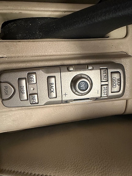 Toyota Avensis 8 of 21