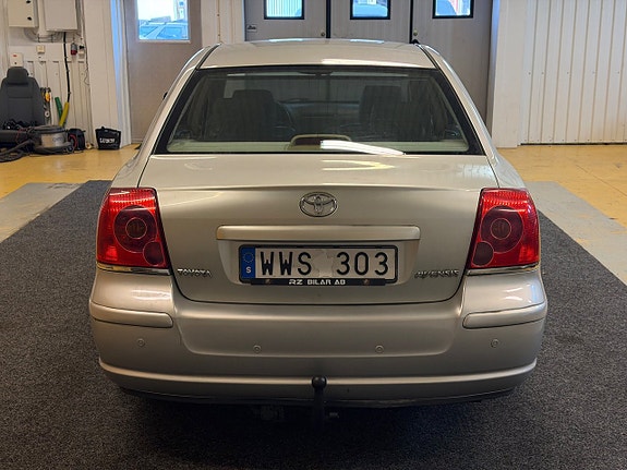 Toyota Avensis 6 of 21