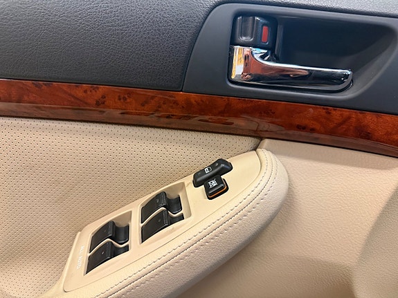 Toyota Avensis 10 of 21