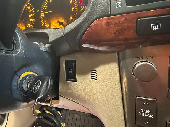 Toyota Avensis 12 of 21