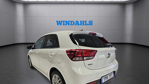 Kia Rio 4 of 5