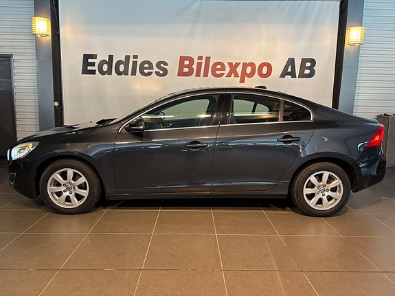 Volvo S60 2 of 5