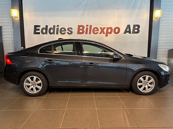 Volvo S60 3 of 5