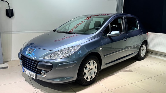 Peugeot 307 2 of 16