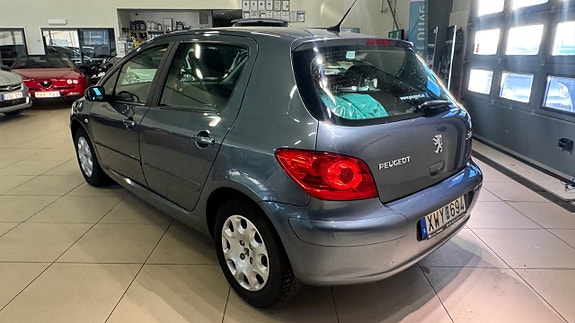 Peugeot 307 12 of 16