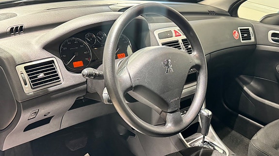 Peugeot 307 8 of 16