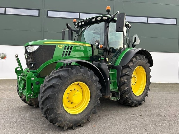 John Deere 6215 R