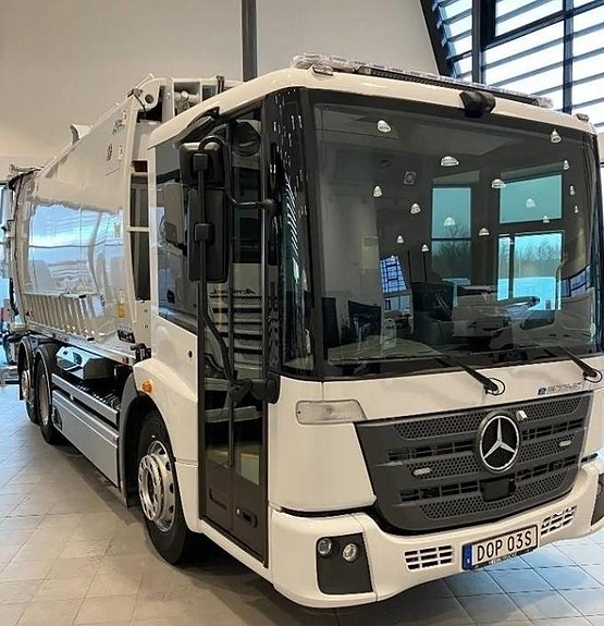 Mercedes-Benz eEconic 300 2 of 7