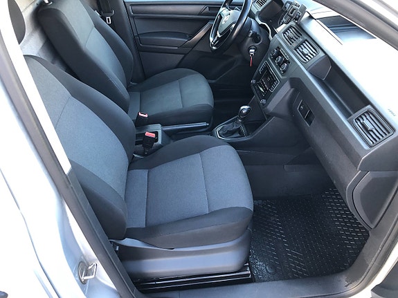 Volkswagen Caddy Maxi 11 of 26