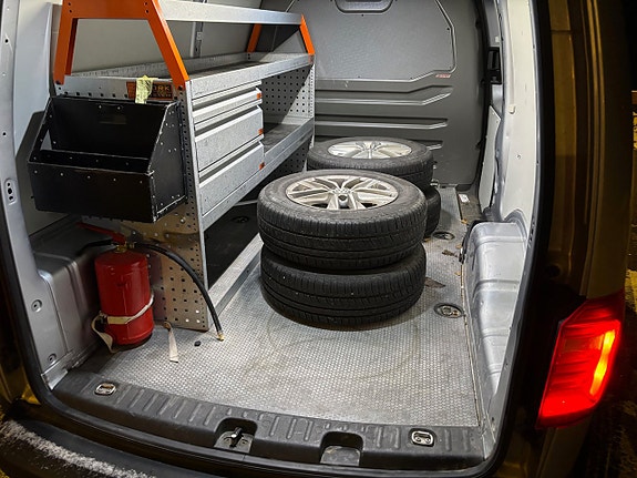 Volkswagen Caddy Maxi 10 of 26