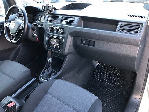 Volkswagen Caddy Maxi 16 of 26