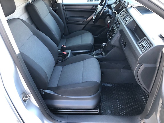 Volkswagen Caddy Maxi 12 of 26