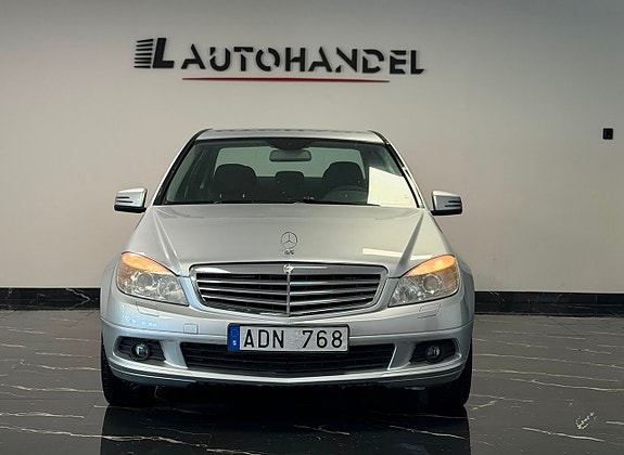 Mercedes-Benz C180 2 of 5