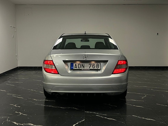 Mercedes-Benz C180 5 of 5