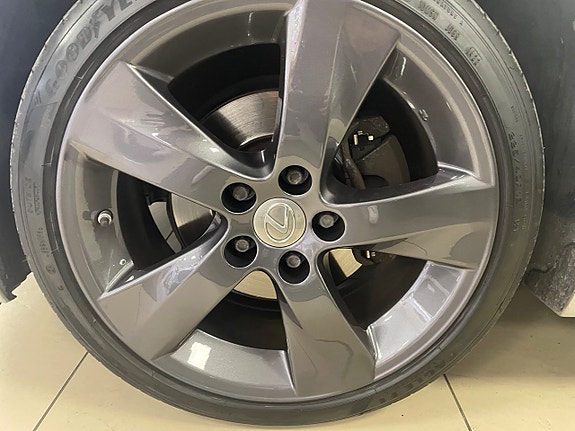Lexus IS250 10 of 17