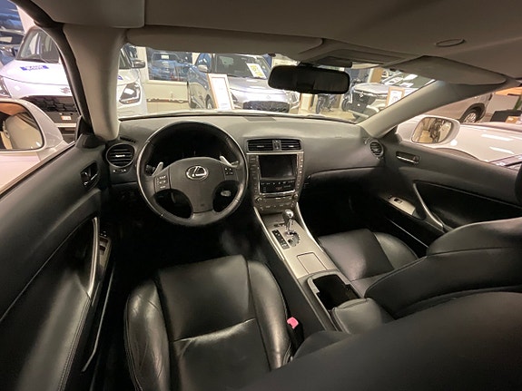 Lexus IS250 5 of 17