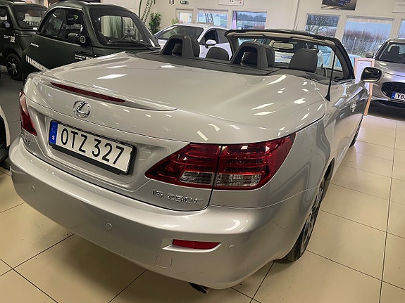 Lexus IS250 4 of 17