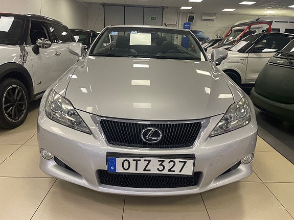 Lexus IS250 3 of 17