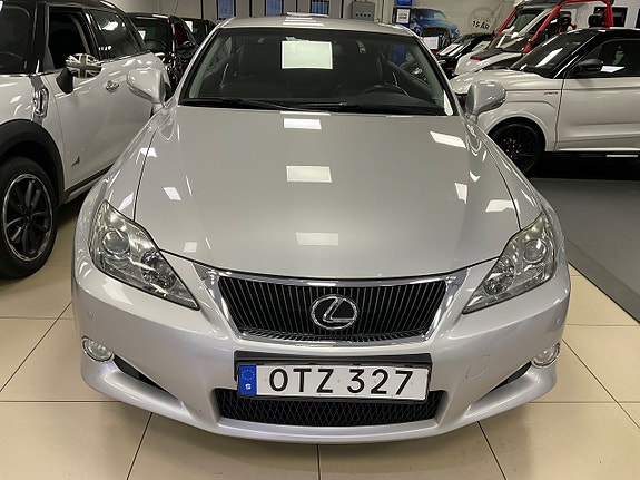 Lexus IS250 12 of 17