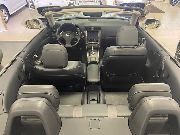Lexus IS250 9 of 17