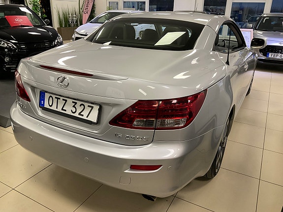 Lexus IS250 15 of 17