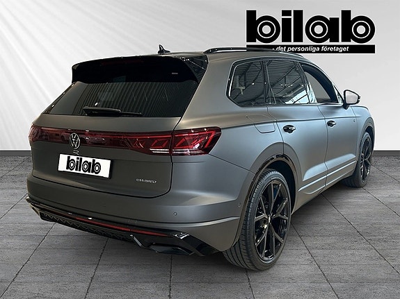 Volkswagen Touareg 4 of 5