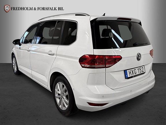 Volkswagen Touran 3 of 5